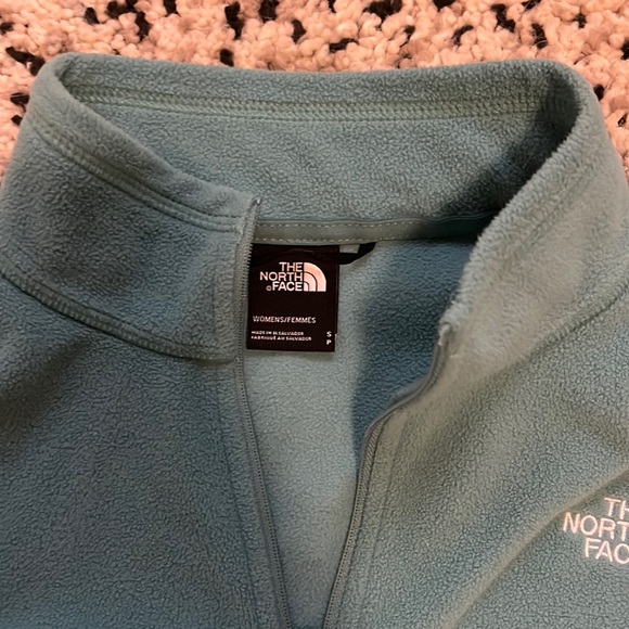 North Face Quarter Zip - Picture 6 of 7
